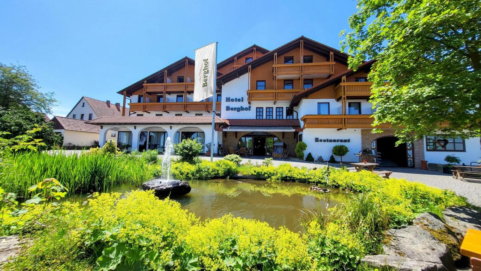 Hotel Berghof Петерсберг Экстерьер фото